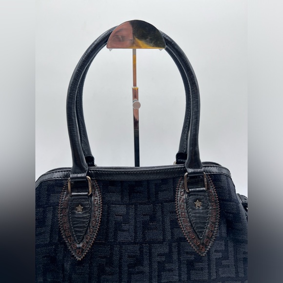 Fendi Zucca Shoulder Bag / Handbag - Picture 5 of 16